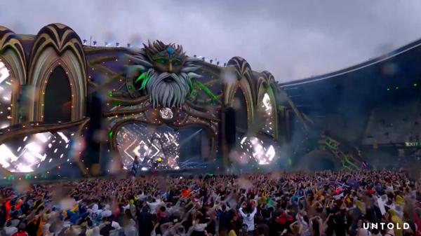 Armin Van Buuren a tras cortina peste ediţia din acest an a festivalului UNTOLD. DJ-ul a mixat până la răsărit