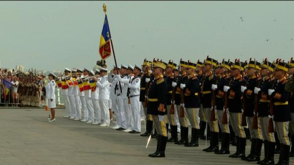 Ziua Marinei. Drapelul României nu a putut fi ridicat din cauza vântului puternic. Mesajul lui Klaus Iohannis pentru Ucraina