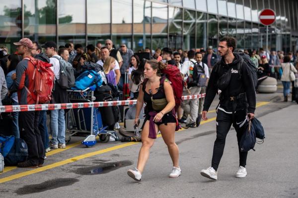 Toamna se numără grevele. Lucrătorii din transporturi din Italia, Franţa şi UK ameninţă cu proteste care ar putea bloca şi vacanţele românilor