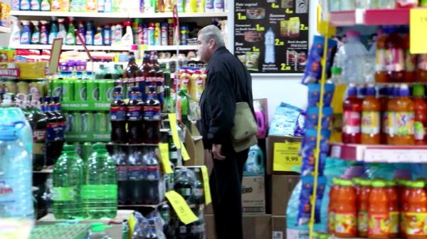 Magazinele în care românii au dat năvală după valul de scumpiri. Administrator: "S-a văzut o creştere de cel puţin 30% în numărul de comenzi"