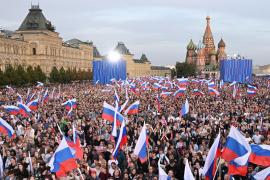 Anexarea regiunilor din estul Ucrainei, sărbătorită fără Putin. Mii de ruși s-au adunat în Piaţa Roşie din Moscova de "Ziua Reunificării"