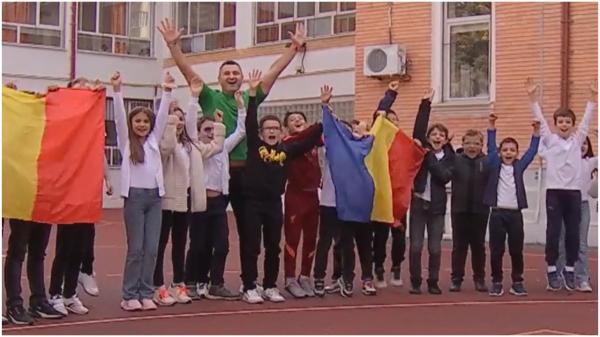Zeci de mii de copii vor umple Arena Naţională la meciul României cu Andorra. Micuţii s-au pregătit temeinic: "O experienţă unică"