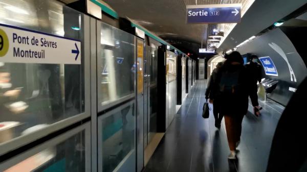 Atenționare de călătorie pentru români în Franța. O grevă de amploare va perturba transportul feroviar, dar și cel public