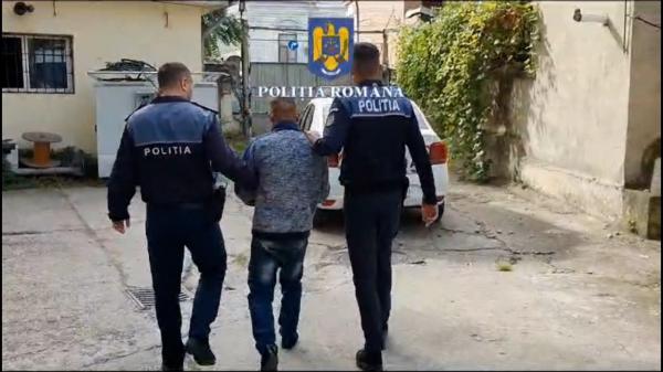 Doi bărbaţi din Olt, prinşi după ce au răpit cu un taxi o tânără de 28 de ani. Indivizii au intrat cu forţa în casa femeii