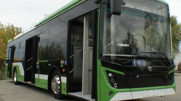Primele autobuze electrice chinezeşti au ajuns în dotarea STB, dar fără staţiile de încărcare. Preţul unui vehicul este de 2.9 milioane de lei