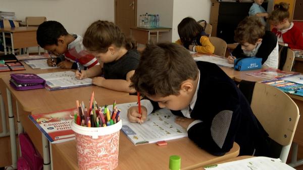 CNCD a decis: Ministerul Educaţiei discriminează copiii sub 6 ani. Scandalul a pornit de la reclamaţia unui părinte