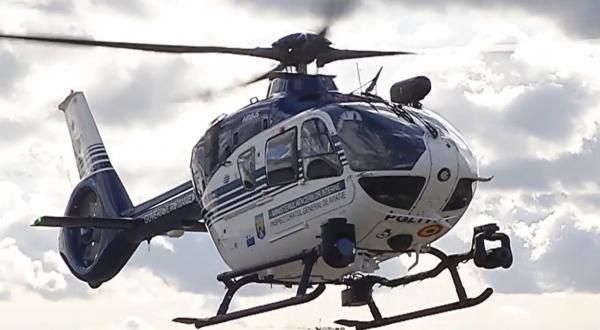 Moş Crăciun le-a adus poliţiştilor un elicopter Black Hawk. Cea mai performantă aeronavă multirol a intrat oficial în flota MAI