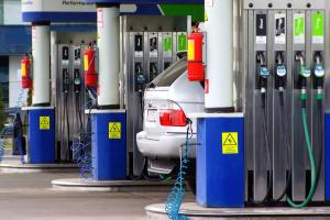 Carburanții s-au ieftinit pentru a doua oară în acest an. Cât costă astăzi litrul de benzină și de motorină