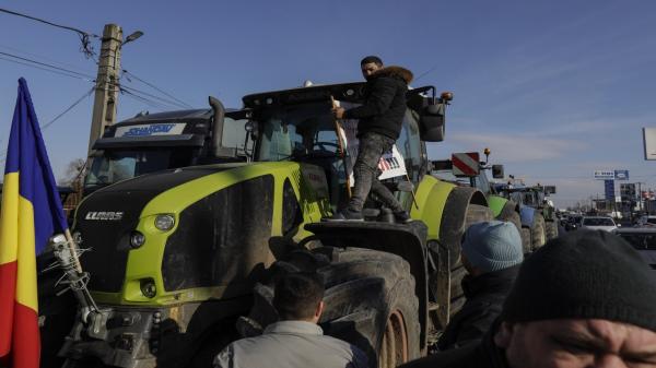 Bulibășeală la negocieri: protestatarii din Afumați spun că Guvernul negociază cu alți transportatori, nu cu ei. Poliția, acuzată că face "manevre"