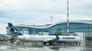 Un român și-a tăiat venele în avion, pe aeroportul Otopeni. Bărbatul a ascuns o lamă în gură pe tot parcursul zborului Bruxelles - București