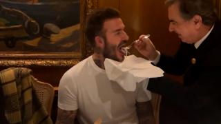 David Beckham, tratat regeşte într-un restaurant din Barcelona. A fost hrănit cu linguriţa chiar de managerul localului