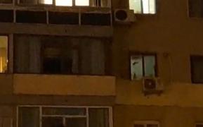 Incendiu într-un apartament din Constanţa. Flăcările au pornit la priza de la cuptorul electric