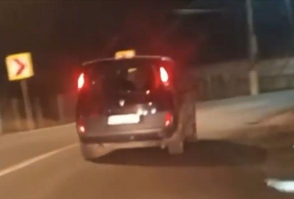 Patronul unui cunoscut restaurant din Maramureş, prins beat la volan şi pe punctul de a face accident. Oprit de poliţişti, abia se mai ţinea pe picioare