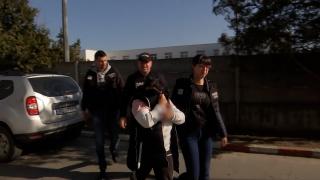 Trei proxeneţi, reţinuţi în Buzău. Au obţinut peste 100.000 de euro de pe urma celor 4 tinere pe care le forţau să se prostitueze
