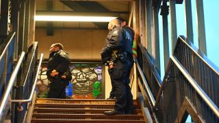 Schimb de focuri într-o staţie de metrou din New York: o persoană a murit şi alte cinci, rănite. Totul ar fi pornit de la o ceartă între 2 grupuri de adolescenţi