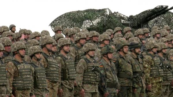 Armata caută militari profesionişti: MApN oferă posturi pentru 5.000 de soldaţi şi ofiţeri. Condiţiile de înscriere