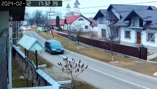 Şofer beat din Suceava, urmărit şi oprit forţat de poliţişti cu ajutorul plasei cu ţepi. Goana bărbatului care-şi bătuse soţia, filmată de camere