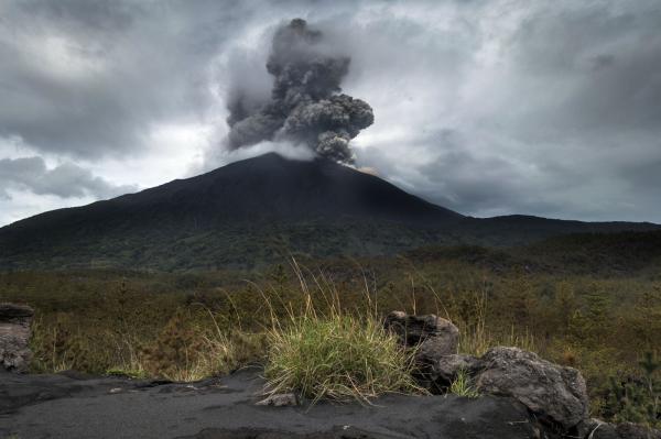 Un vulcan a erupt în Japonia aruncând cenuşă la 5 kilometri înălţime