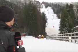 Vacanţa elevilor va umple pârtiile de ski din Braşov. Vremea perfectă a adus încă de ieri grupuri foarte mari de copii în staţiune
