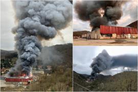 Incendiu devastator la o fabrică de reciclare, în sudul Franţei. Un fum gros a acoperit cerul, după ce mii de tone de baterii au luat foc