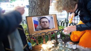 Mesajul părinţilor lui Aleksei Navalnîi pentru miile de ruşi care i-au adus un omagiu