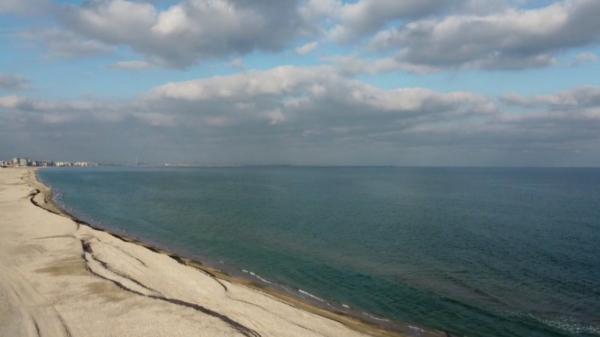 Fenomen rar la malul mării. Ce este cliffing-ul şi cum reuşeşte Marea Neagră "să ridice" dune de 2 metri