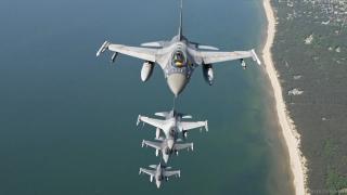 Piloţii români au început primele antrenamente pe avioanele F-16, în baza de la Feteşti. Instructor american: "A fost o provocare pentru ei"