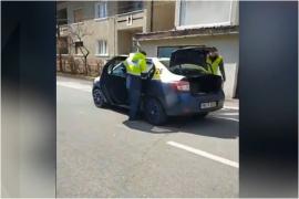 Un taximetrist a fost înjunghiat în mână cu o foarfecă de un trecător, în Orşova. Totul ar fi pornit după un conflict cu unul dintre pasageri
