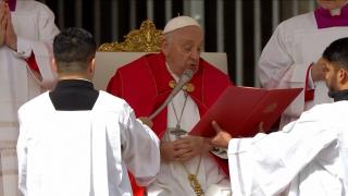 Papa Francisc a lăsat instrucţiuni clare despre înmormântarea lui. Suveranul doreşte o slujbă diferită faţă de predecesorii săi