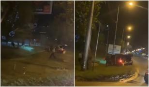 Urmărire ca-n filme, cu împușcături, lângă Timișoara. Poliţiştii au încercat să oprească o maşină cu migranţi. Din Mercedes au sărit 10 oameni