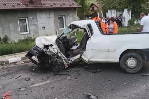 Accident cumplit cu 3 maşini, în Râmnicu Vâlcea. Un bărbat a murit, alte cinci persoane au ajuns de urgenţă la spital