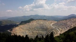 Scandalul pe aurul din Roșia Montană continuă. Gabriel Resources încearcă să amâne plata datoriilor de 10 milioane $ 