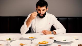 Singurul restaurant din Italia cu o stea Michelin deţinut de un român. Chef Richard Abou Zaki te întâmpină cu preparate uimitoare şi un loc ce aminteşte de România
