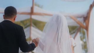 Trucul prin care un cuplu a economisit 10.000$ pentru nunta de vis. Cu doar un click, dorinţele lor au devenit realitate