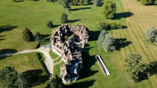 Castel vechi de sute de ani din Franţa, scos la licitaţie. Preţul începe de la 425 de milioane de euro
