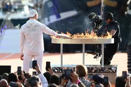 Jocurile Olimpice de la Paris 2024. După o lungă călătorie, flacăra olimpică a ajuns în Marsilia. Cine este primul sportiv care a purtat torţa