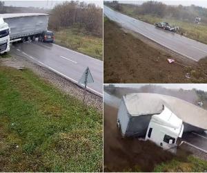 Momentul impactului când camionul se răstoarnă peste o maşină în Iaşi. Moartea a venit într-o secundă