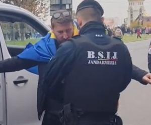 Incident la Catedrala Naţională: Jandarmeria a reţinut un bărbat după control. Ce avea în maşină