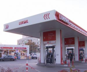 Motorina a depășit pragul de 8 lei. Sancţiunile SUA împotriva Lukoil ar putea avea legătură