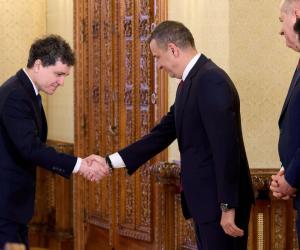 Analist: Preşedintele şi PSD încă lucrează la scenariul unui puci în PNL, dar Bolojan s-a dovedit mai isteţ