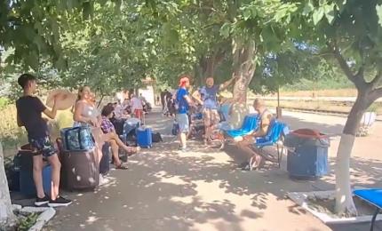 Sute de călători, blocați în gară după ce o șină s-a rupt pe ruta Constanța - Mangalia Sute de călători, blocați în gară după ce o șină s-a rupt pe ruta Constanța - Mangalia