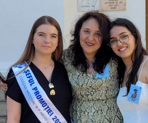 Liceul cu 5 elevi de 10 la BAC din aceeaşi clasă. Diriginta lor, Gabriela Şerbu