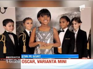 Variantele mini ale tinutelor lui Michelle Obama, Amy Adams si Adele, de la decernarea premiilor Oscar, fac furori pe internet