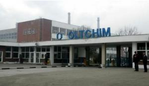 Peste 1.500 de angajati au PROTESTAT la Oltchim. Un salariat al combinatului a fost lovit de o masina in timpul mitingului
