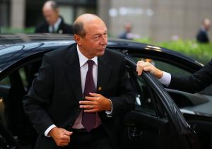 Traian Băsescu, huiduit la CSM: „Ieşi afară, javră ordinară!”