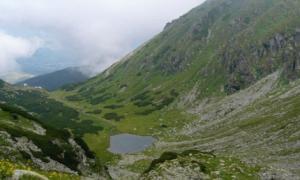 Inedit! Lacul sub forma României, o minune a naturii