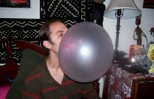 Inedit! Acesta este cel mai mare balon din gumă de mestecat!