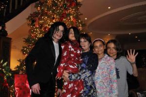 Dincolo de scenă şi scandaluri, Michael Jackson era “un tată normal”