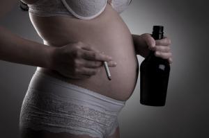ŞOCANT! O femeie a născut un monstru după ce a consumat droguri în timpul sarcinii
