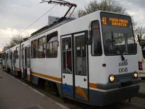 ACCIDENT care a BLOCAT circulația tramvaielor pe linia 41